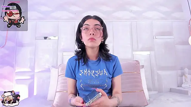 Im Molly Angel online show from 11/05/25, 08:20