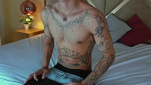 Enzo Hunter online show from 05/18/26, 02:18