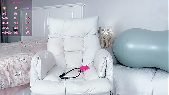 Snapshot of B-Yaya chatting on 10/01/25, 03:51 B-Yaya online show from 10/01/25, 03:51