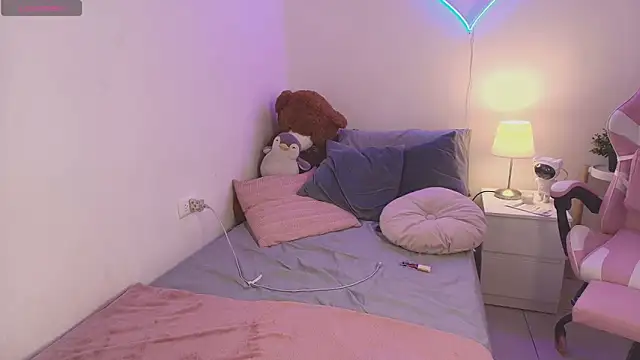 IsabelCortes online show from 12/03/25, 03:36