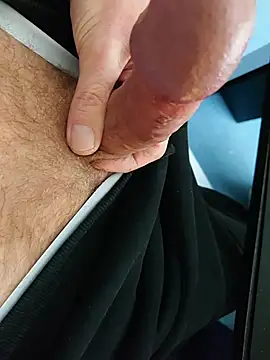 Snapshot of MyDick4You666 chatting on 02/16/26, 09:27 MyDick4You666 online show from 02/16/26, 09:27