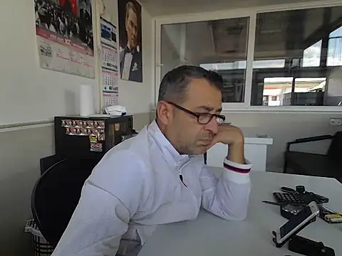 rafasilva3535 online show from 09/30/25, 11:04