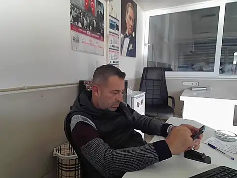 rafasilva3535 online show from 10/13/25, 01:22