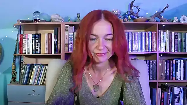 Snapshot of Foxilady357 chatting on 05/13/26, 01:19 Foxilady357 online show from 05/13/26, 01:19