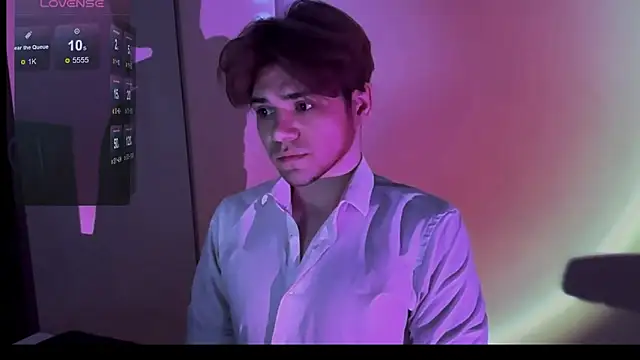 Snapshot of 1RobertTT chatting on 09/09/25, 08:30 1RobertTT online show from 09/09/25, 08:30