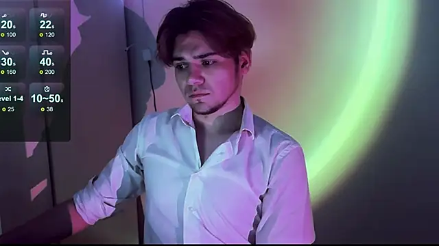 Snapshot of 1RobertTT chatting on 10/08/25, 10:18 1RobertTT online show from 10/08/25, 10:18