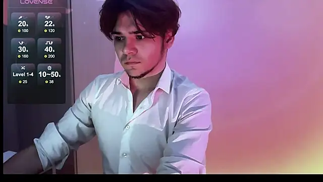 Snapshot of 1RobertTT chatting on 10/28/25, 09:17 1RobertTT online show from 10/28/25, 09:17