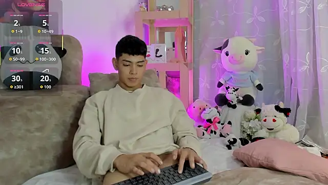 LoganTwink18 online show from 02/14/26, 01:24