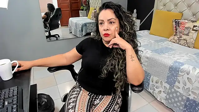 kris milff online show from 09/26/25, 12:31