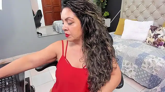 kris milff online show from 10/15/25, 06:52