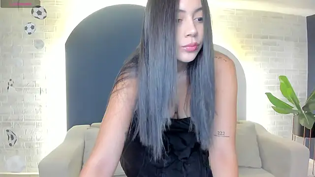 Snapshot of AmbarJames_ chatting on 06/21/26, 11:24 AmbarJames online show from 06/21/26, 11:24