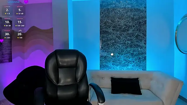 SophieHouston  online show from 11/18/25, 03:56