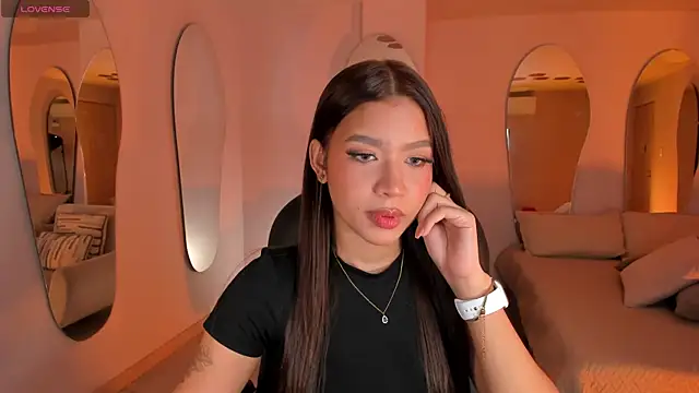 Snapshot of SophieHouston_ chatting on 06/25/26, 02:55 SophieHouston online show from 06/25/26, 02:55