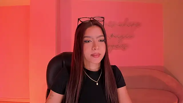 Snapshot of SophieHouston_ chatting on 07/11/26, 02:14 SophieHouston online show from 07/11/26, 02:14