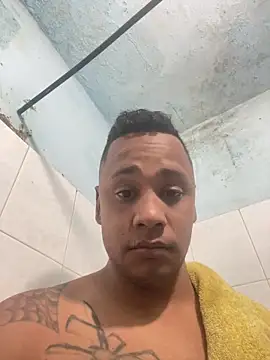 Snapshot of el-moreno-25 chatting on 10/10/25, 07:35 el-moreno-25 online show from 10/10/25, 07:35