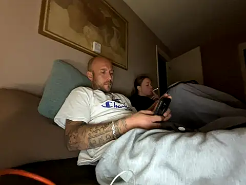 Snapshot of curis4270panda chatting on 10/11/25, 02:44 curis4270panda online show from 10/11/25, 02:44