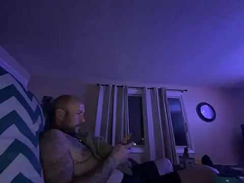 Snapshot of curis4270panda chatting on 10/22/25, 02:23 curis4270panda online show from 10/22/25, 02:23