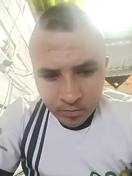 santiii   12 online show from 11/23/25, 03:28