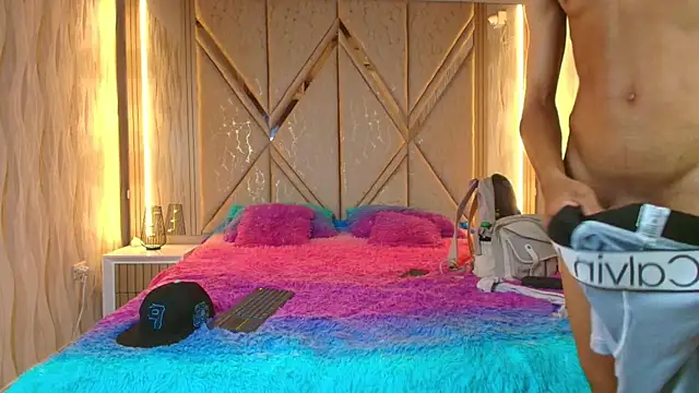 Hotcouple 222 online show from 10/15/25, 07:19