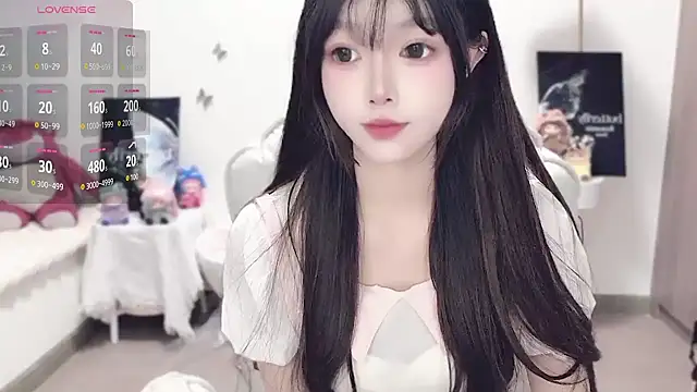 -EEBABY online show from 10/19/25, 10:43