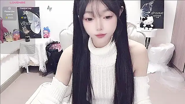 Snapshot of -EEBABY chatting on 06/18/26, 04:11 -EEBABY online show from 06/18/26, 04:11