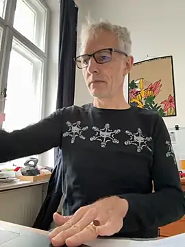 SexyLeon8 online show from 11/10/25, 10:14