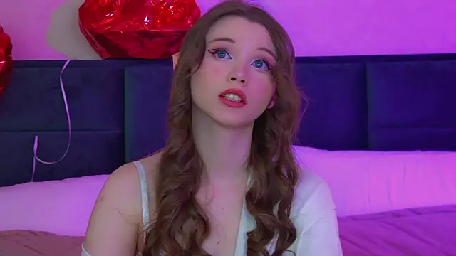 Snapshot of KeiraAsti chatting on 02/15/26, 06:21 KeiraAsti online show from 02/15/26, 06:21