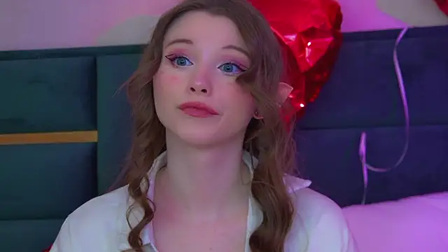 Snapshot of KeiraAsti chatting on 02/15/26, 08:02 KeiraAsti online show from 02/15/26, 08:02