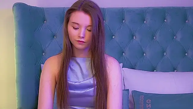 Snapshot of KeiraAsti chatting on 02/16/26, 06:04 KeiraAsti online show from 02/16/26, 06:04