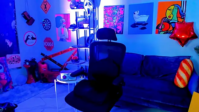 MaryHarrys online show from 04/30/26, 02:29