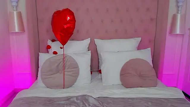 MilaMour online show from 02/20/26, 07:21