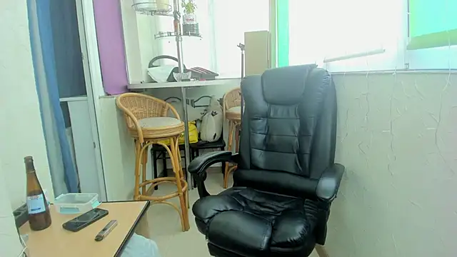 Snapshot of romiosabrino chatting on 05/19/26, 01:28 romiosabrino online show from 05/19/26, 01:28