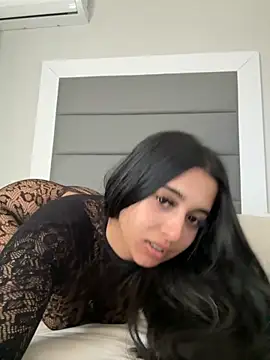 LilMisIndianx online show from 11/24/25, 09:42