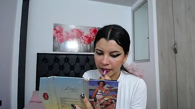 pinky f00x online show from 09/10/25, 12:54