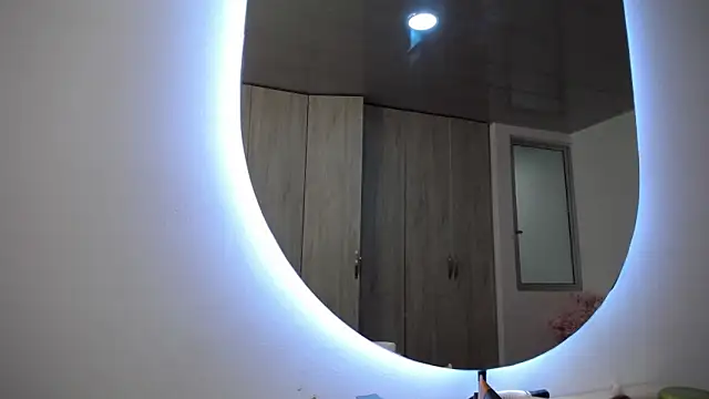 pinky f00x online show from 11/24/25, 07:46