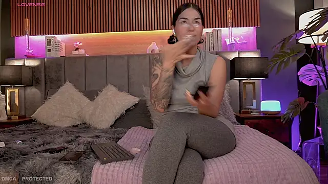 Snapshot of Angelina_Dior chatting on 06/26/26, 04:11 Angelina Dior online show from 06/26/26, 04:11