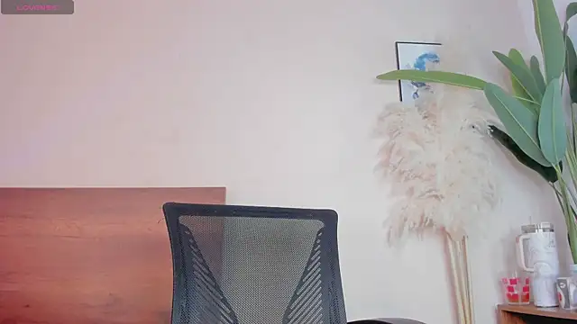 Niicol Jenner online show from 04/15/26, 07:58