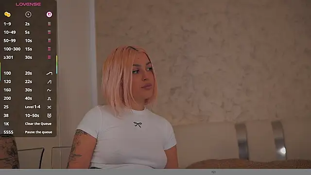 Snapshot of daisyblushh chatting on 01/19/26, 03:05 daisyblushh online show from 01/19/26, 03:05