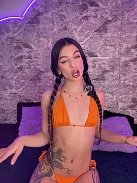 MaryAnneeXOO online show from 11/24/25, 06:18