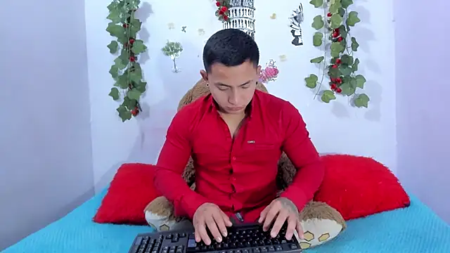 Snapshot of NataliaAndJulliam chatting on 03/02/26, 03:09 NataliaAndJulliam online show from 03/02/26, 03:09