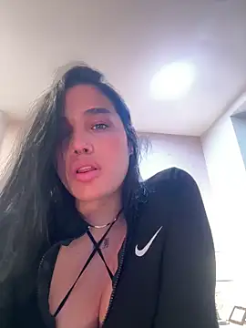 Bella  Wood online show from 03/15/26, 08:15