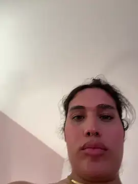 Bella  Wood online show from 05/17/26, 07:21