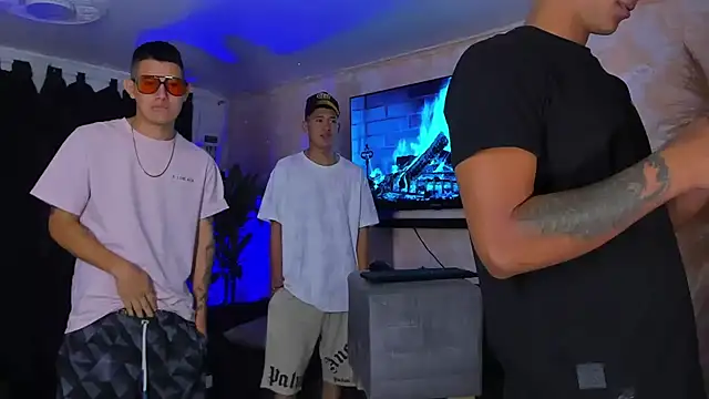 Snapshot of Kings_of_heaven chatting on 09/21/25, 09:05 Kings of heaven online show from 09/21/25, 09:05