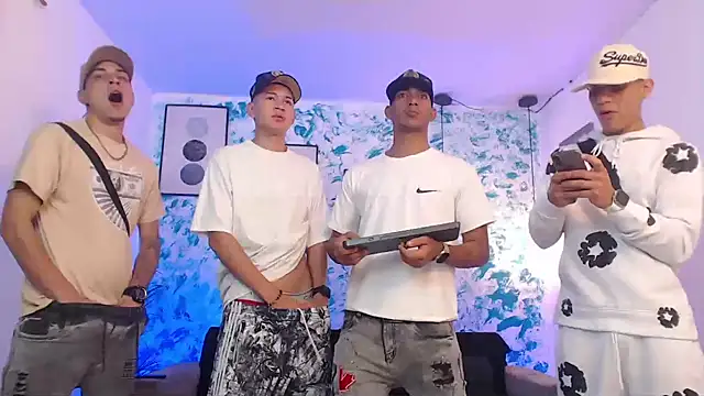 Snapshot of Kings_of_heaven chatting on 10/09/25, 10:08 Kings of heaven online show from 10/09/25, 10:08