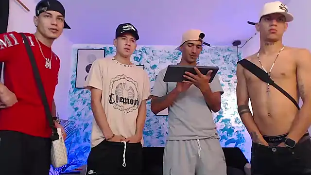 Snapshot of Kings_of_heaven chatting on 10/17/25, 09:28 Kings of heaven online show from 10/17/25, 09:28