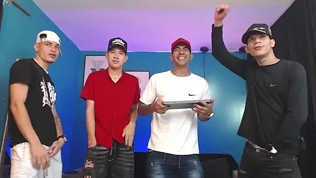 Snapshot of Kings_of_heaven chatting on 10/29/25, 07:37 Kings of heaven online show from 10/29/25, 07:37