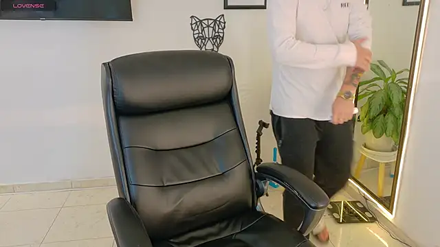 Elian savoy online show from 11/28/25, 11:18