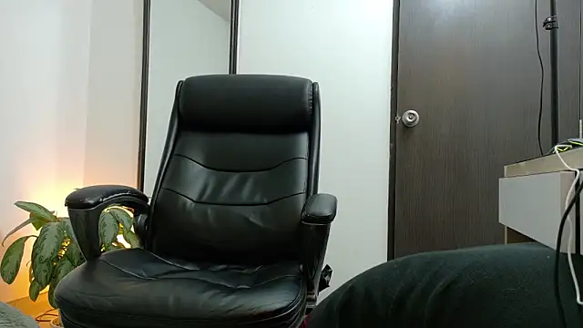 Elian savoy online show from 04/15/26, 12:28