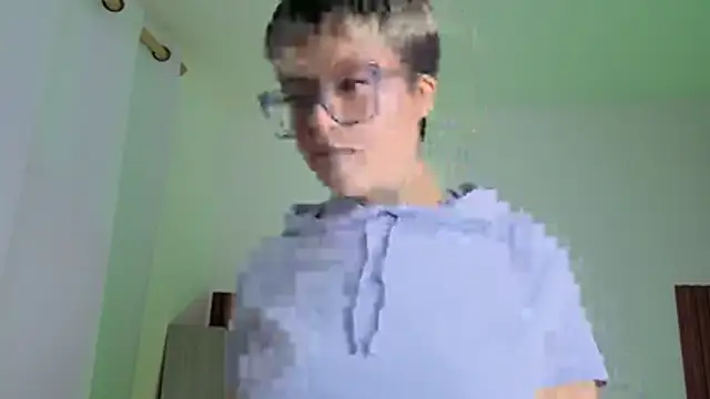Snapshot of Rebeka-baker chatting on 07/04/26, 11:16 Rebeka-baker online show from 07/04/26, 11:16
