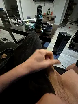 Snapshot of Justme_8519 chatting on 01/18/26, 04:22 Justme 8519 online show from 01/18/26, 04:22